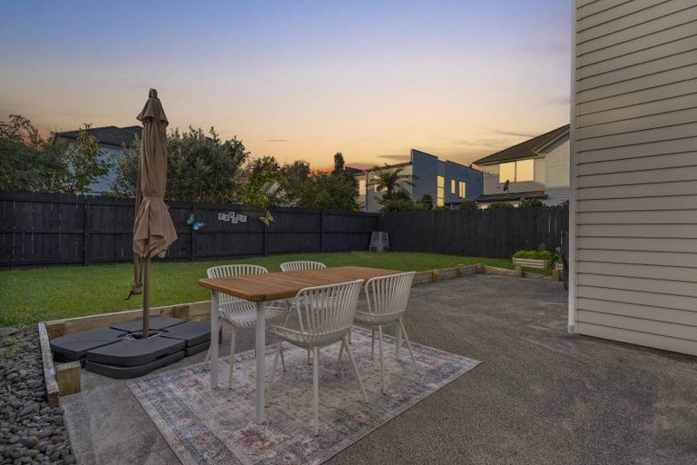Photo of property in 12 Phar Lap Crescent, Takanini, 2112