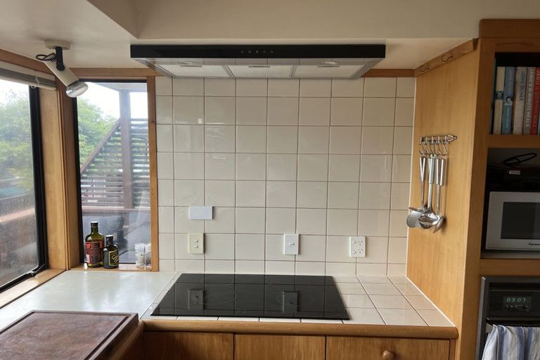 Photo of property in 2/13 Saltburn Road, Milford, Auckland, 0620