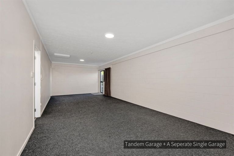 Photo of property in 2/51 Nigel Road, Browns Bay, Auckland, 0630