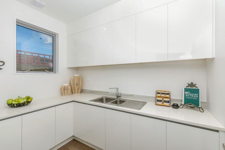 Photo of property in 42 Schoolside Road, Kumeu, 0810