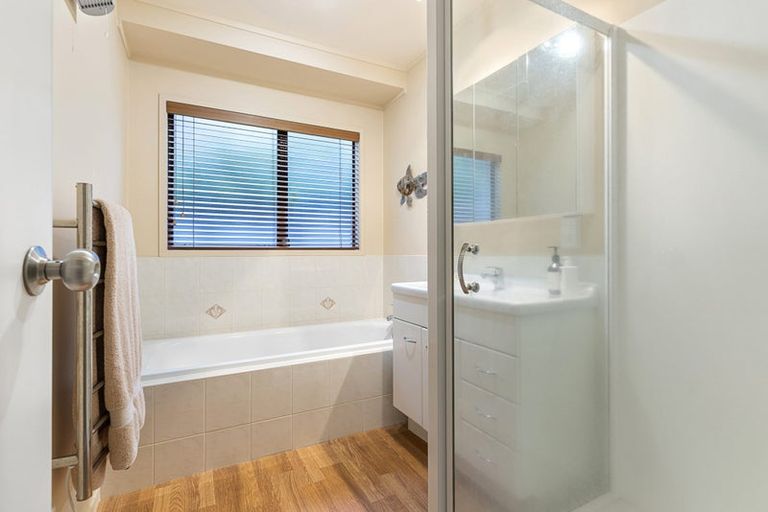 Photo of property in 2/28 Mark Edward Drive, Half Moon Bay, Auckland, 2012