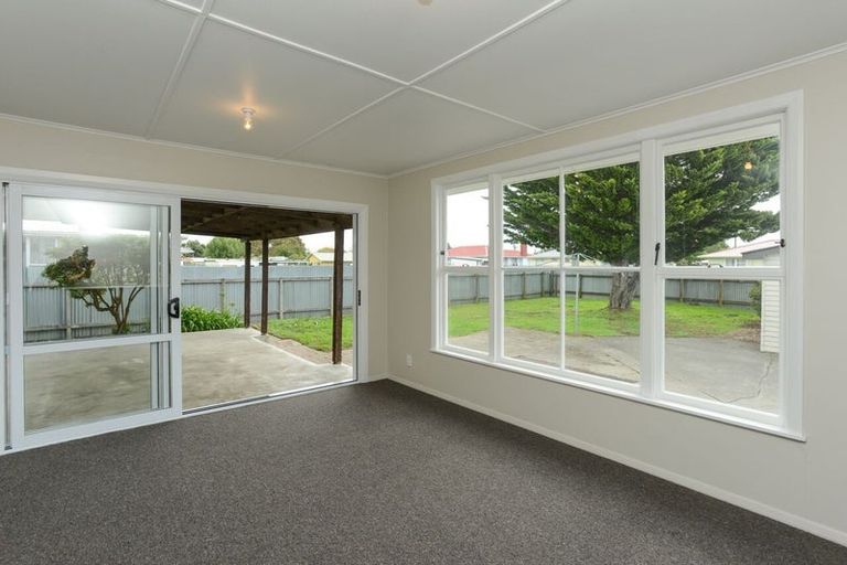 Photo of property in 74 Dundee Drive, Flaxmere, Hastings, 4120