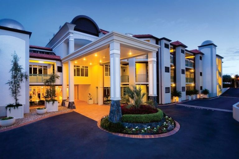 Photo of property in The Sands Apartments, 10/47 The Strand, Takapuna, Auckland, 0622