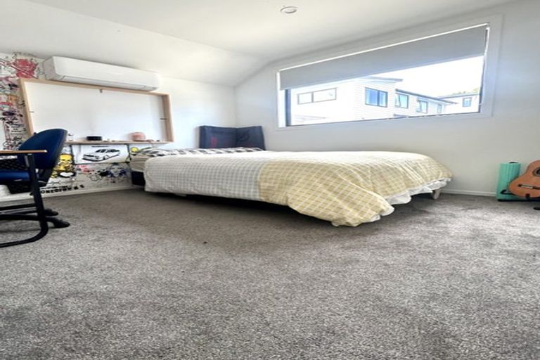 Photo of property in 86a Vodanovich Road, Te Atatu South, Auckland, 0610