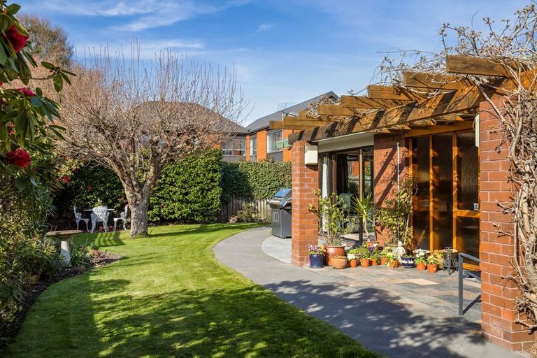 Photo of property in 21 Wadeley Road, Ilam, Christchurch, 8041