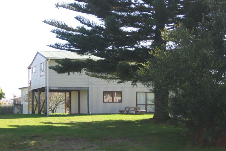 Photo of property in 42 Oyster Drive, Cooks Beach, Whitianga, 3591