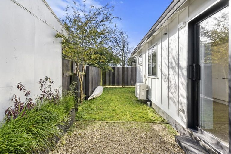 Photo of property in 42b Palmer Crescent, Silverstream, Upper Hutt, 5019