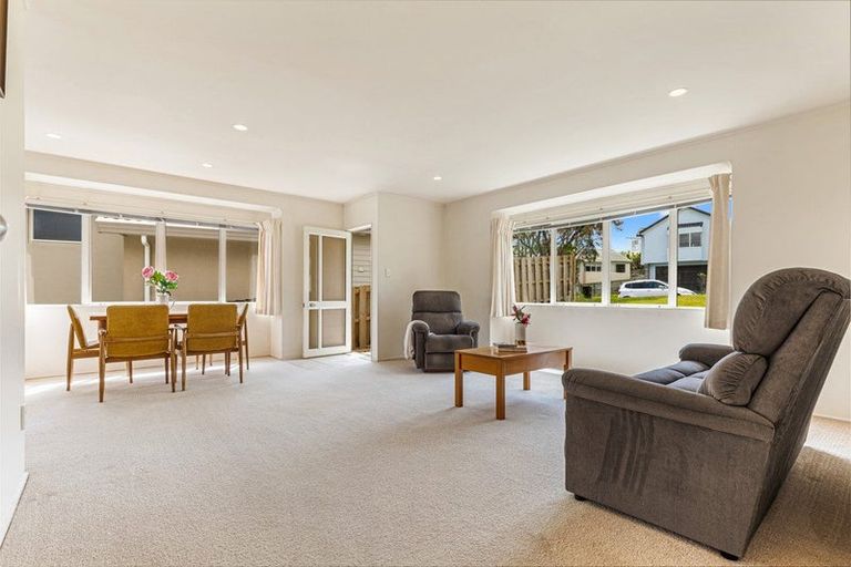 Photo of property in 2/9 Mably Court, Stanmore Bay, Whangaparaoa, 0932