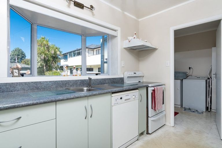 Photo of property in 1/27 Nui Mana Place, Te Atatu South, Auckland, 0610