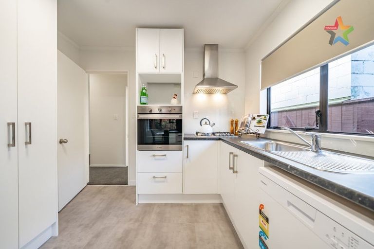 Photo of property in 39a Birdwood Road, Waterloo, Lower Hutt, 5011