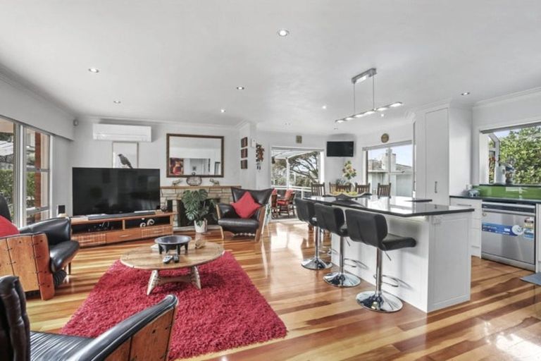 Photo of property in 19 Merchant Avenue, Te Atatu South, Auckland, 0610