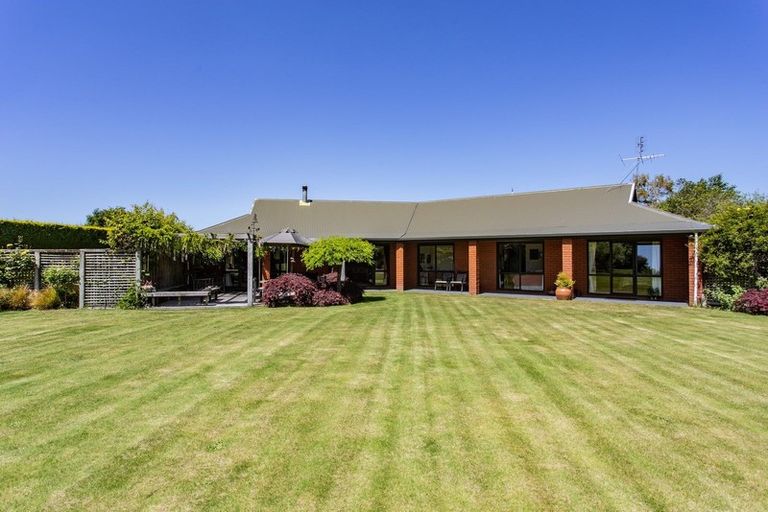 Photo of property in 18 Cedar Place, Amberley, 7410