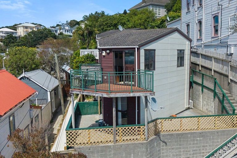 Photo of property in 53 Hankey Street, Mount Cook, Wellington, 6011