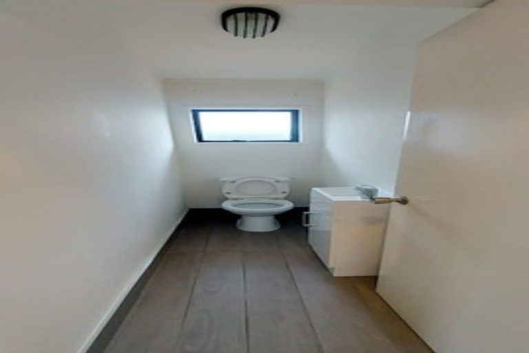 Photo of property in 1/166 Nile Road, Milford, Auckland, 0620