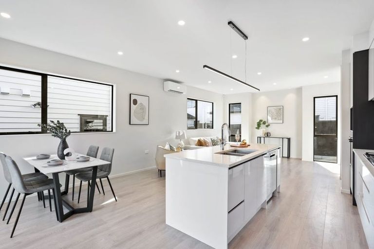 Photo of property in 65c Seabrook Avenue, New Lynn, Auckland, 0600