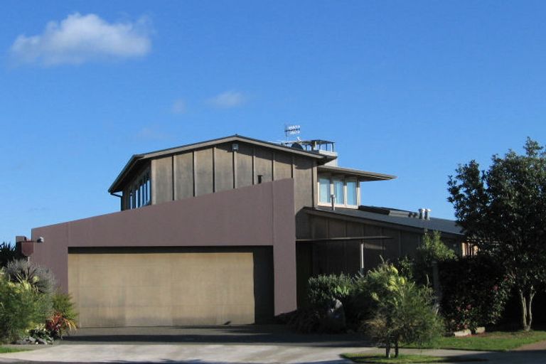 Photo of property in 24 Major Durie Place, Waikanae Beach, Waikanae, 5036