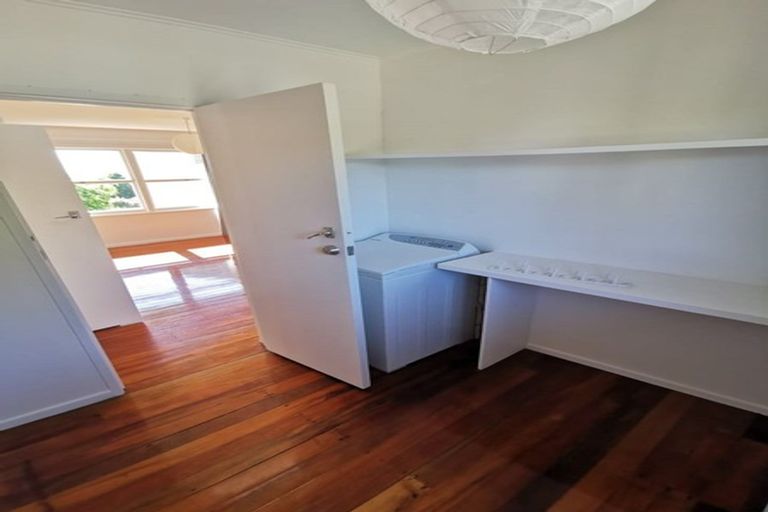 Photo of property in 55 Crows Road, Swanson, Auckland, 0614