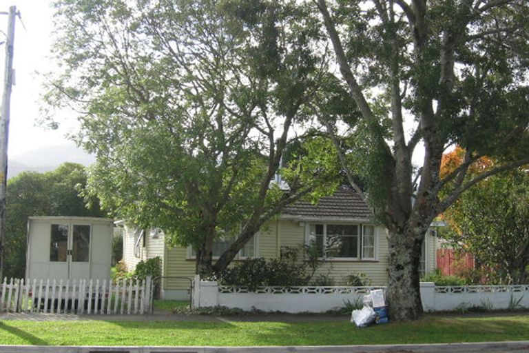 Photo of property in 22 Heretaunga Square, Silverstream, Upper Hutt, 5019