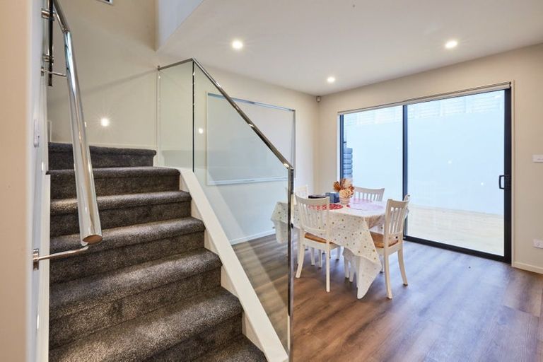 Photo of property in 36d Eastern Beach Road, Bucklands Beach, Auckland, 2012