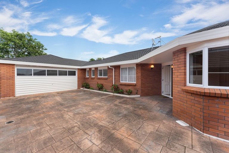 Photo of property in 4 Frank Frethey Place, Highlands Park, New Plymouth, 4312