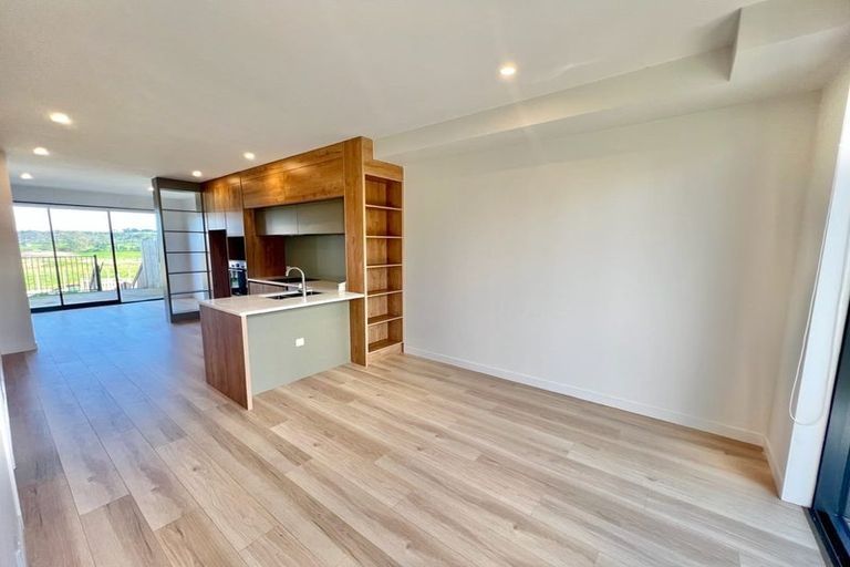 Photo of property in 96 Tarapuka Road, Westgate, Auckland, 0814