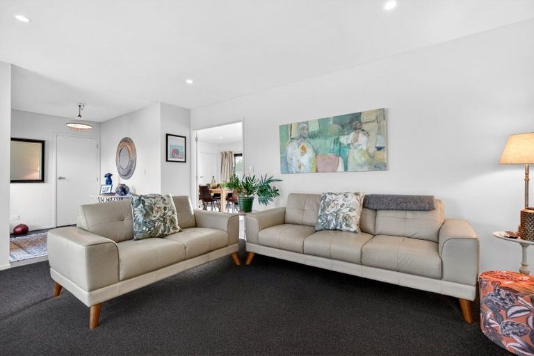Photo of property in 5 James Kidd Place, Greytown, 5712