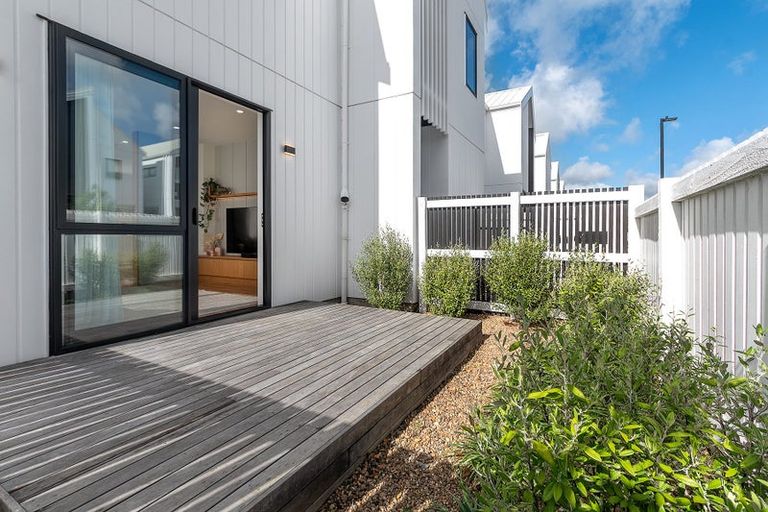 Photo of property in 4 Green Bamboo Road, Hobsonville, Auckland, 0616