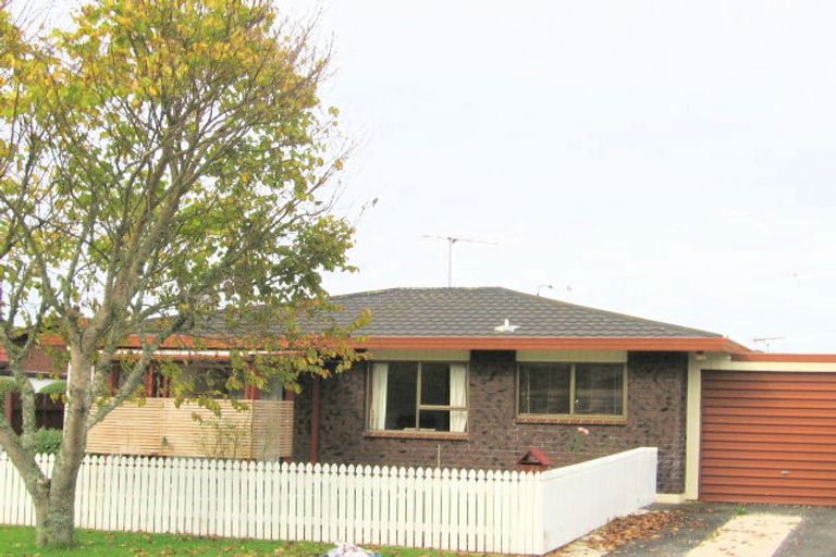 Photo of property in 23b Thorburn Avenue, Red Beach, 0932