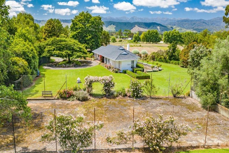 Photo of property in 23 Lindsay Road, Levin, 5510