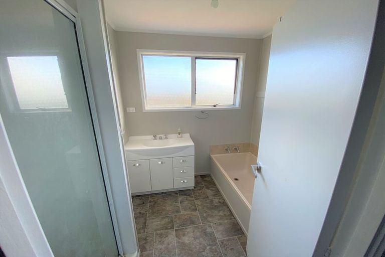 Photo of property in 69 Solar Road, Glen Eden, Auckland, 0602