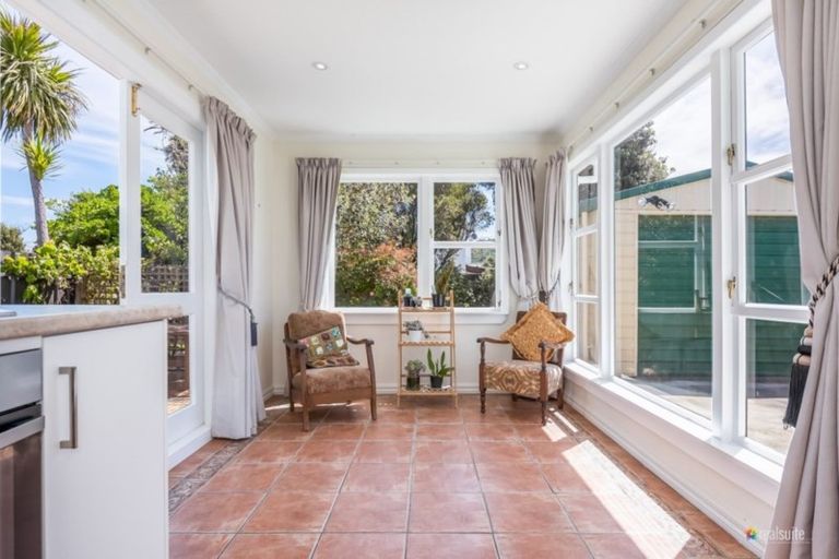 Photo of property in 25 Plunket Avenue, Petone, Lower Hutt, 5012