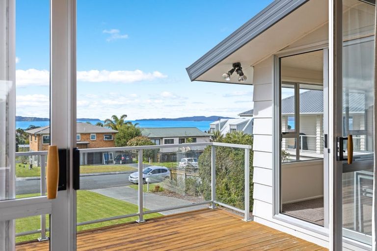 Photo of property in 17 Kawau View Road, Snells Beach, 0920