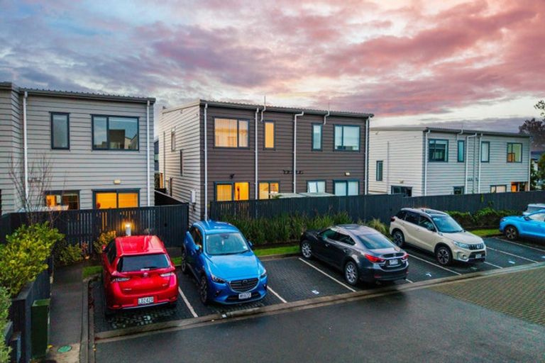 Photo of property in 12 Autumn Blaze Street, Hobsonville, Auckland, 0616