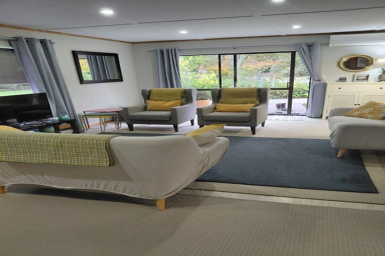 Photo of property in 135 Mapara Road, Acacia Bay, Taupo, 3385