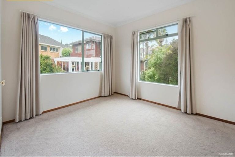 Photo of property in 17a Arirang Rise, Pinehill, Auckland, 0632