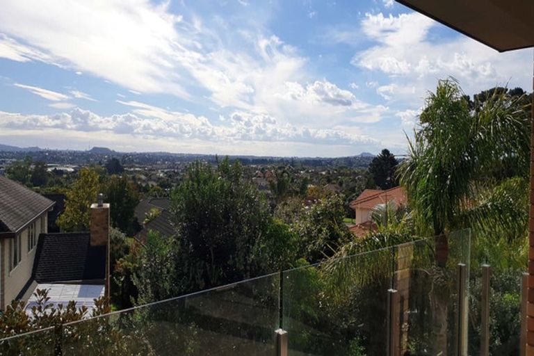 Photo of property in 24 Armstrong Farm Drive, East Tamaki Heights, Auckland, 2016