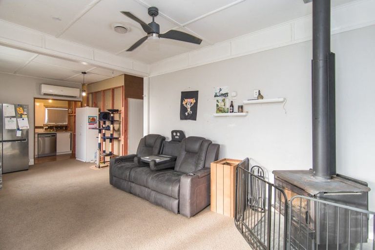 Photo of property in 27 Main Road, Pleasant Point, 7903