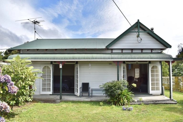 Photo of property in 34 School Road, Te Horo, Otaki, 5582