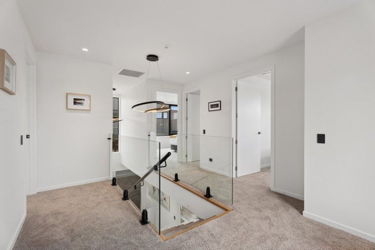 Photo of property in 3b Wallace Place, Westown, New Plymouth, 4310