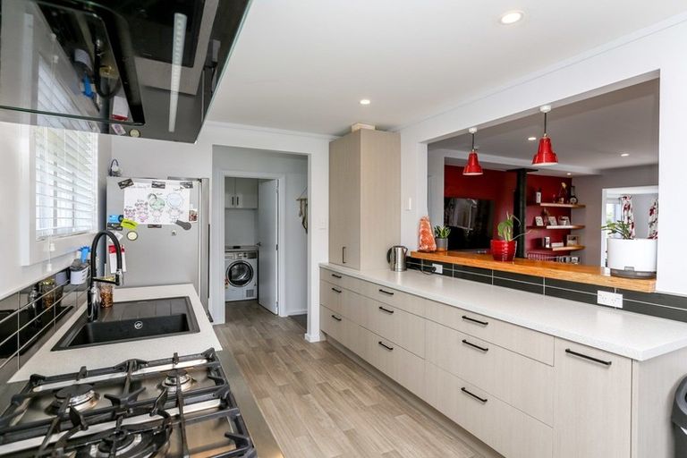 Photo of property in 115 Glenpark Avenue, Frankleigh Park, New Plymouth, 4310