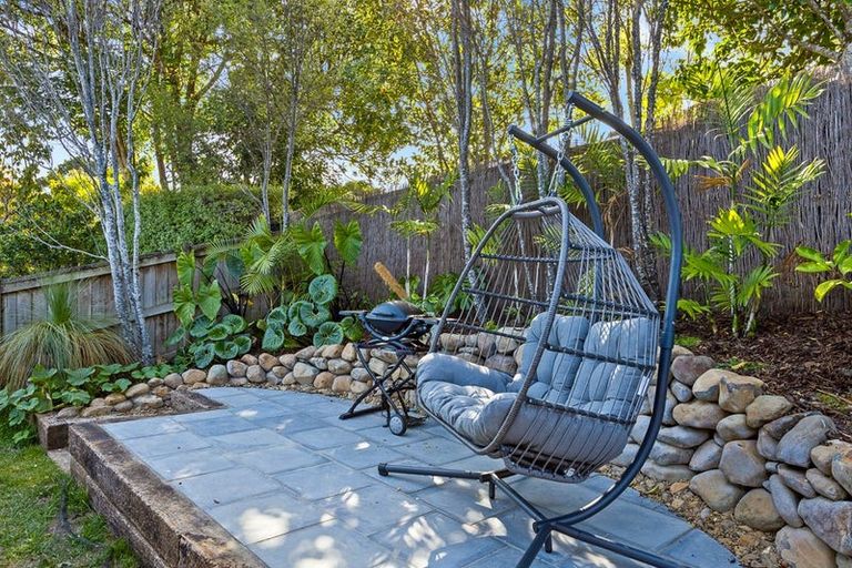 Photo of property in 6 Parkdale Close, Snells Beach, 0920