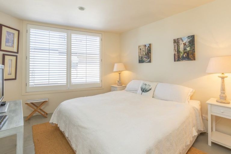 Photo of property in 12 Parry Court, Omaha, 0986