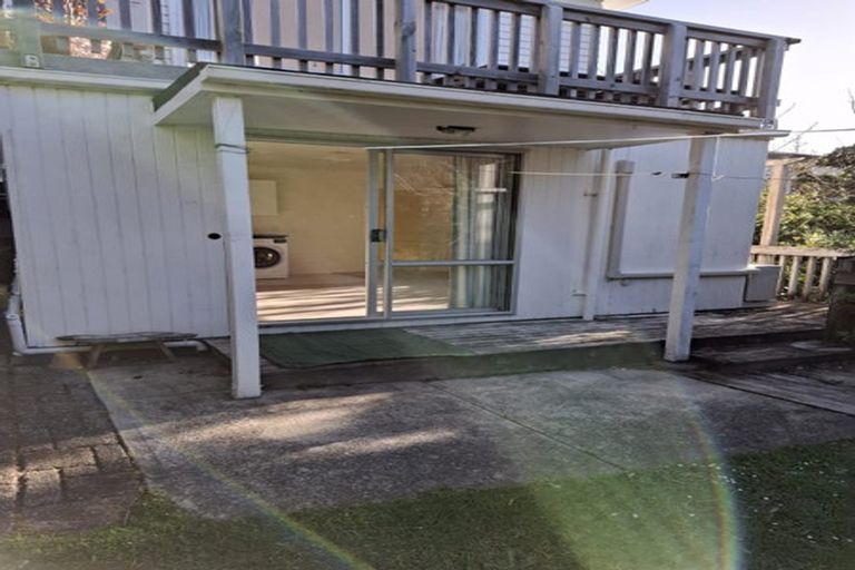 Photo of property in 6 Walker Avenue, Paremata, Porirua, 5026