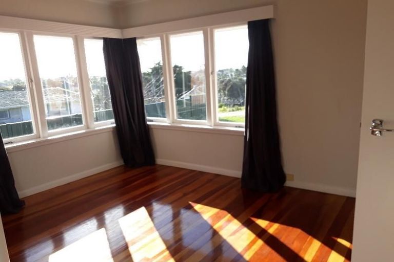 Photo of property in 35 Barrack Road, Mount Wellington, Auckland, 1060