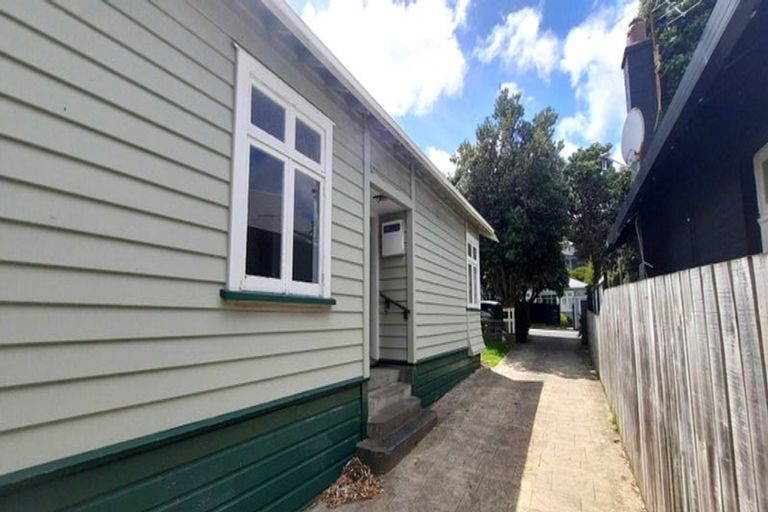 Photo of property in 4 Rotherham Terrace, Miramar, Wellington, 6022