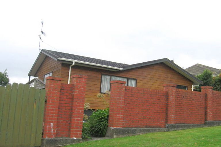 Photo of property in 14 Larsen Crescent, Tawa, Wellington, 5028