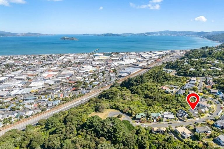 Photo of property in 30 Stanhope Grove, Korokoro, Lower Hutt, 5012