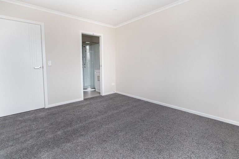 Photo of property in 2/1 Splitt Avenue, Glenview, Hamilton, 3206