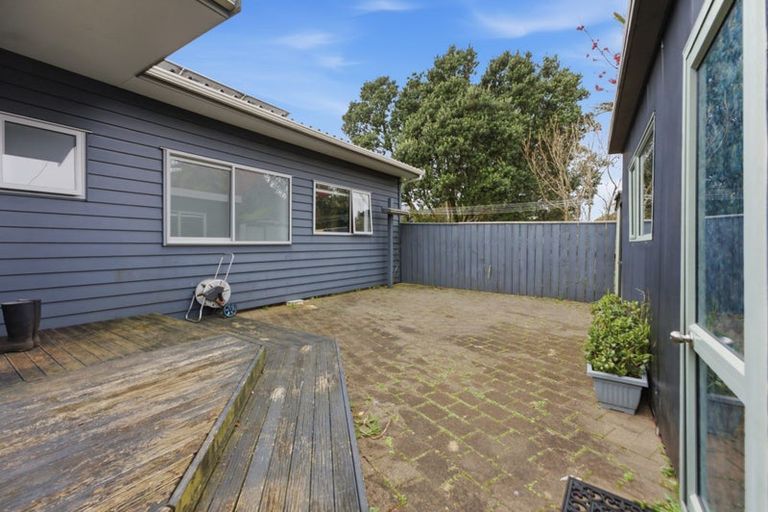 Photo of property in 82 Wairau Road, Oakura, 4314