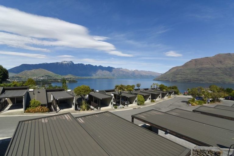 Photo of property in Alpine Meadows Apartments, 135m Fernhill Road, Fernhill, Queenstown, 9300